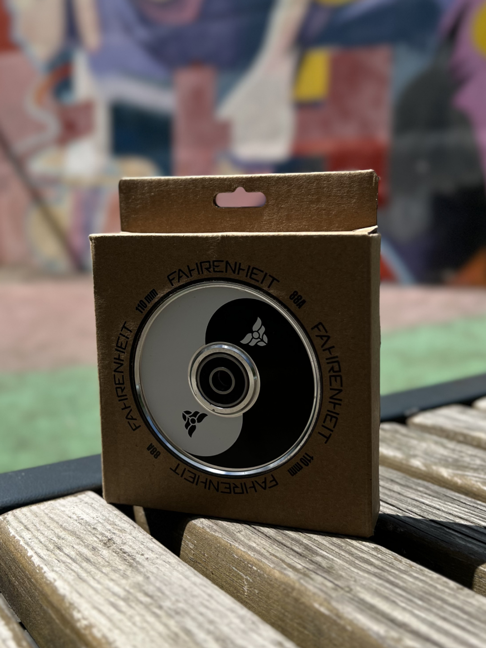 Колесо Fahrenheit Инь-Ян 110*24 mm Hollow core, черный/белый