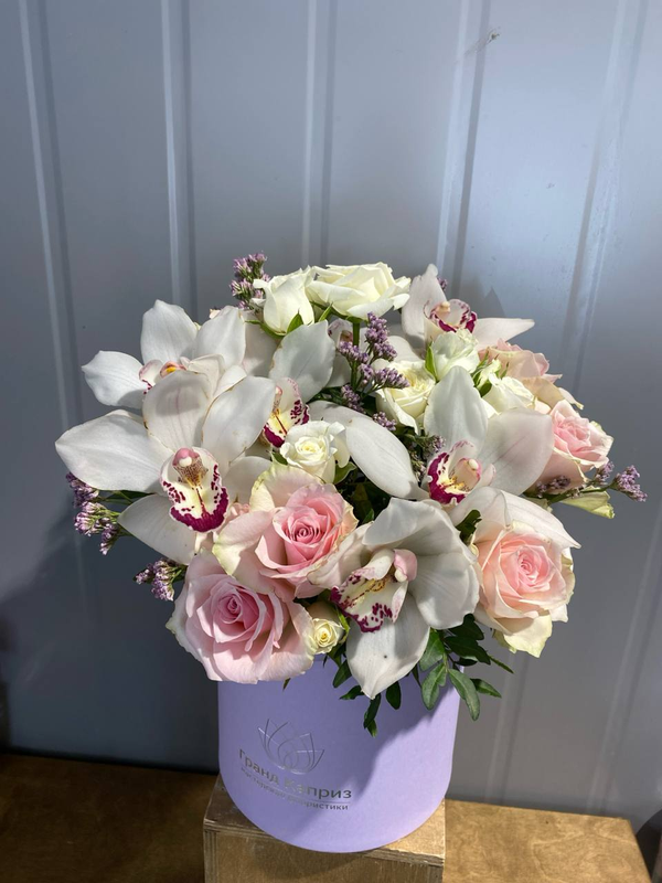 Нежная композиция с цимбидиумом Нежная композиция с цимбидиумом