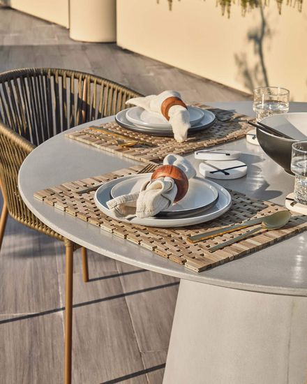 Цементный стол Itai, 120 см Испания La Forma