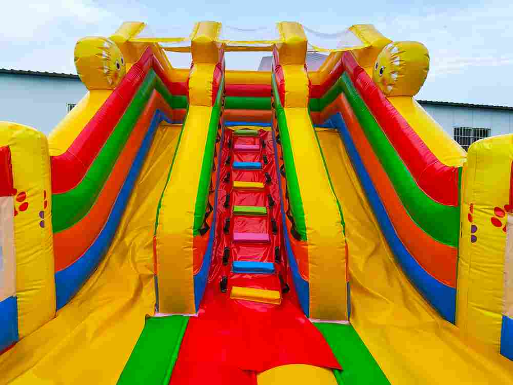 Надувной батут-горка «Зверята-непоседы», 6x4x4.5 м