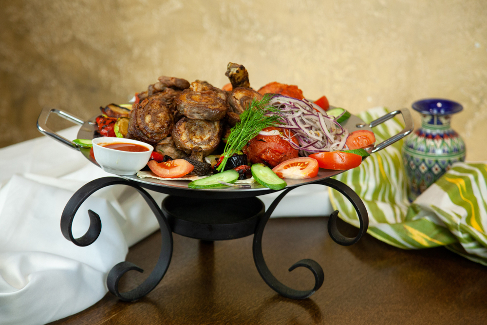 Садж "Рулет" из говядины с овощами (900 г)
