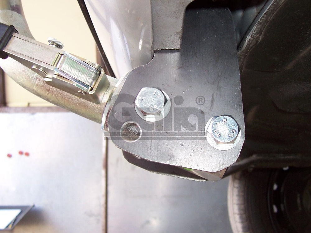 Оцинкованный фаркоп на Hyundai i10 2008-2013 (без электрики), Galia H075C