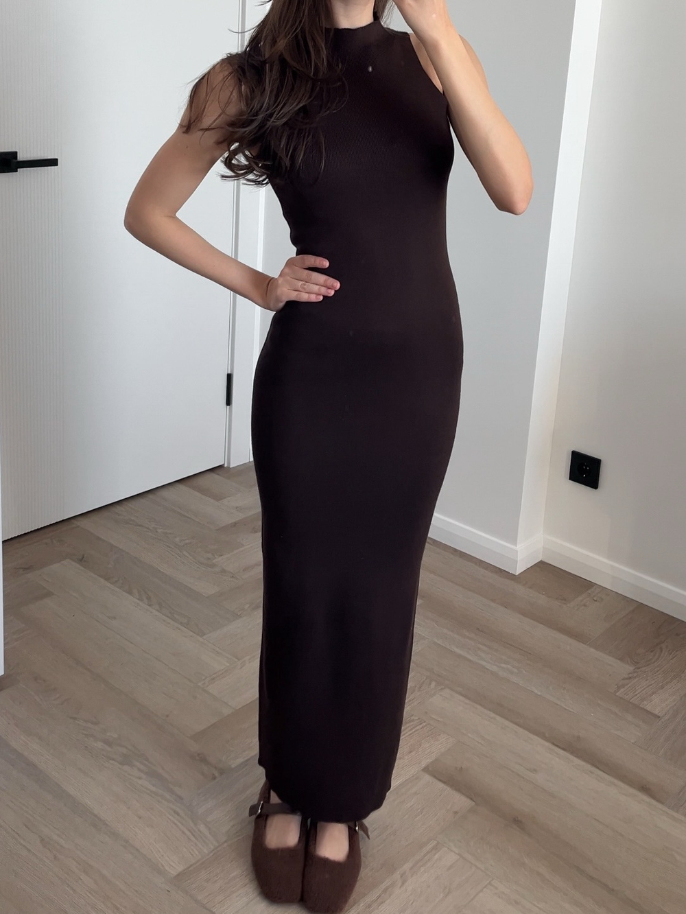 Платье вязаное, базовое, длинное, без рукавов