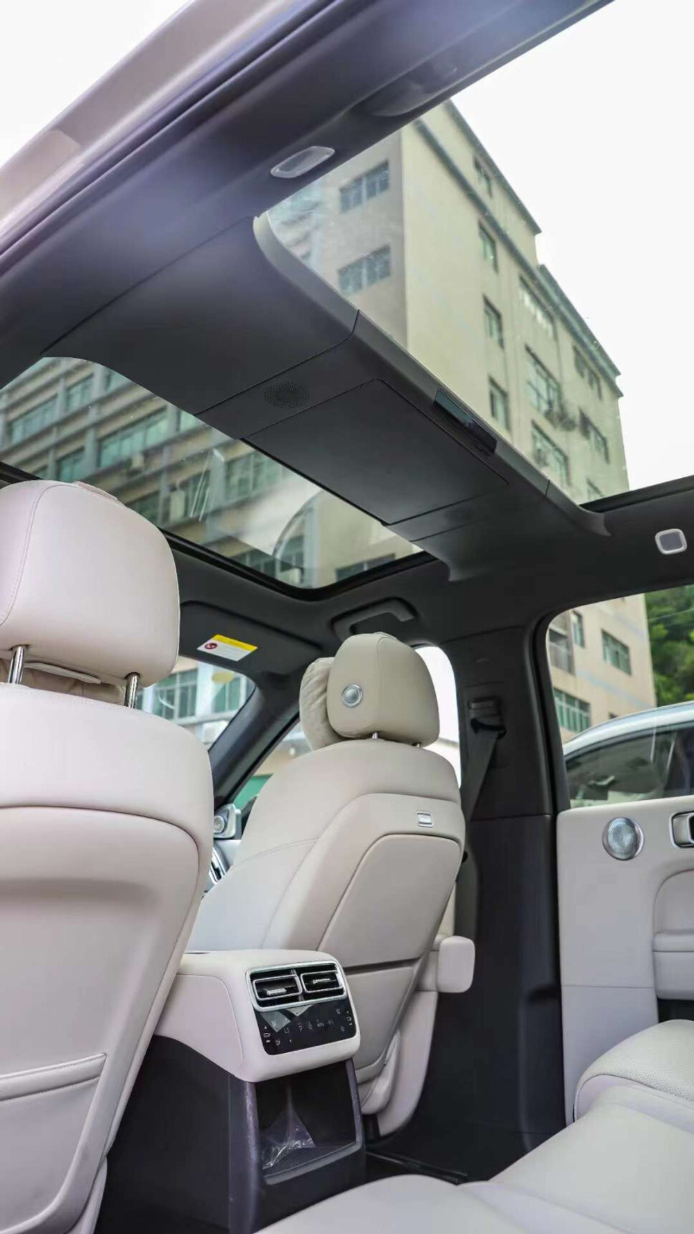 Монитор потолочный моторизированный для Lixiang L6 - ERGO ER15LX с экраном 15.6” (1920х1080 FullHD, Android, 3+32Gb) черный