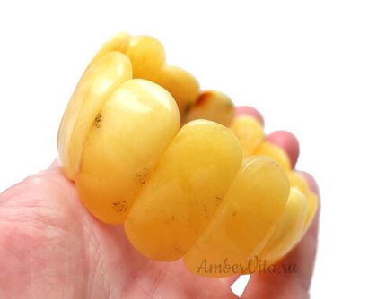 Плоский браслет из натурального янтаря (7135)