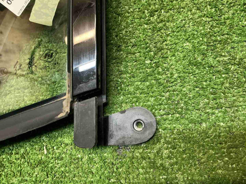 Форточка передняя левая Hongqi H9 (2020-н.в.)