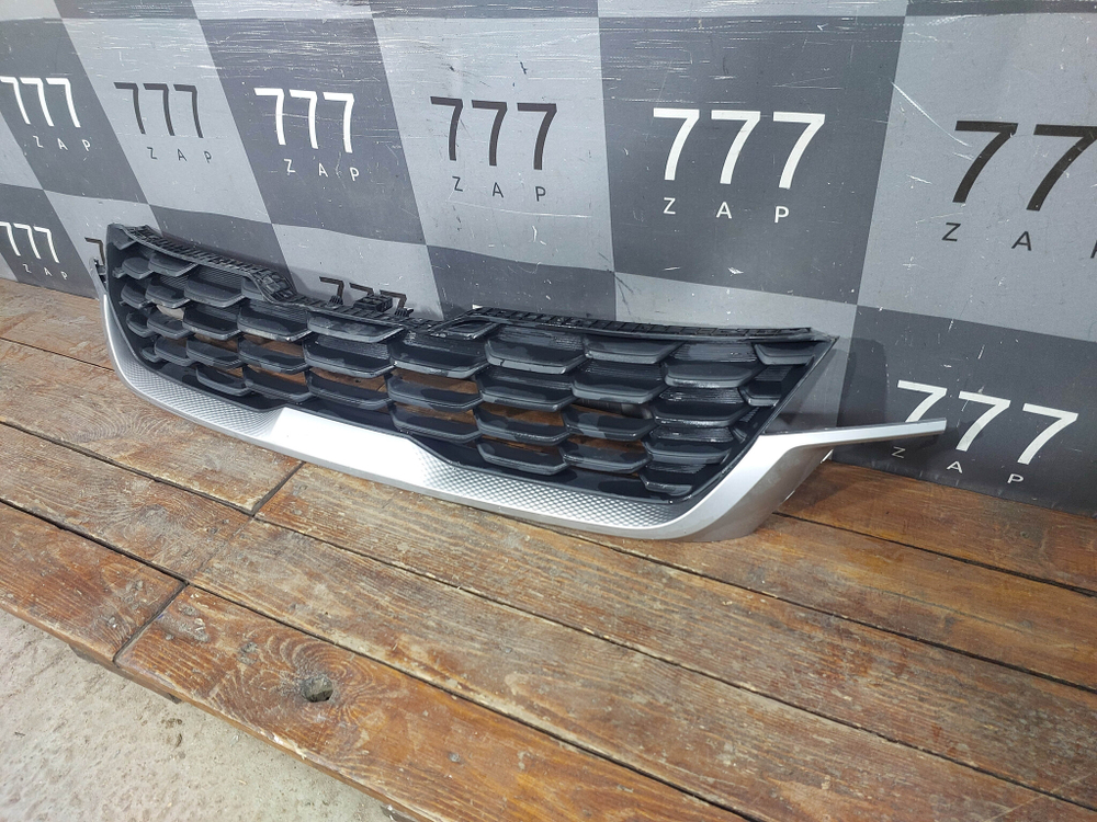 Решетка радиатора Kia Seltos 19-нв Б/У Оригинал 86351Q5000