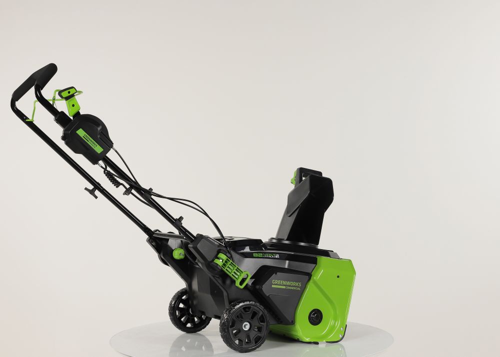 Аккумуляторный снегоуборщик Greenworks GD82STK5, 2602507UB ,82v, 56 см, АКБ 5 А·ч и ЗУ