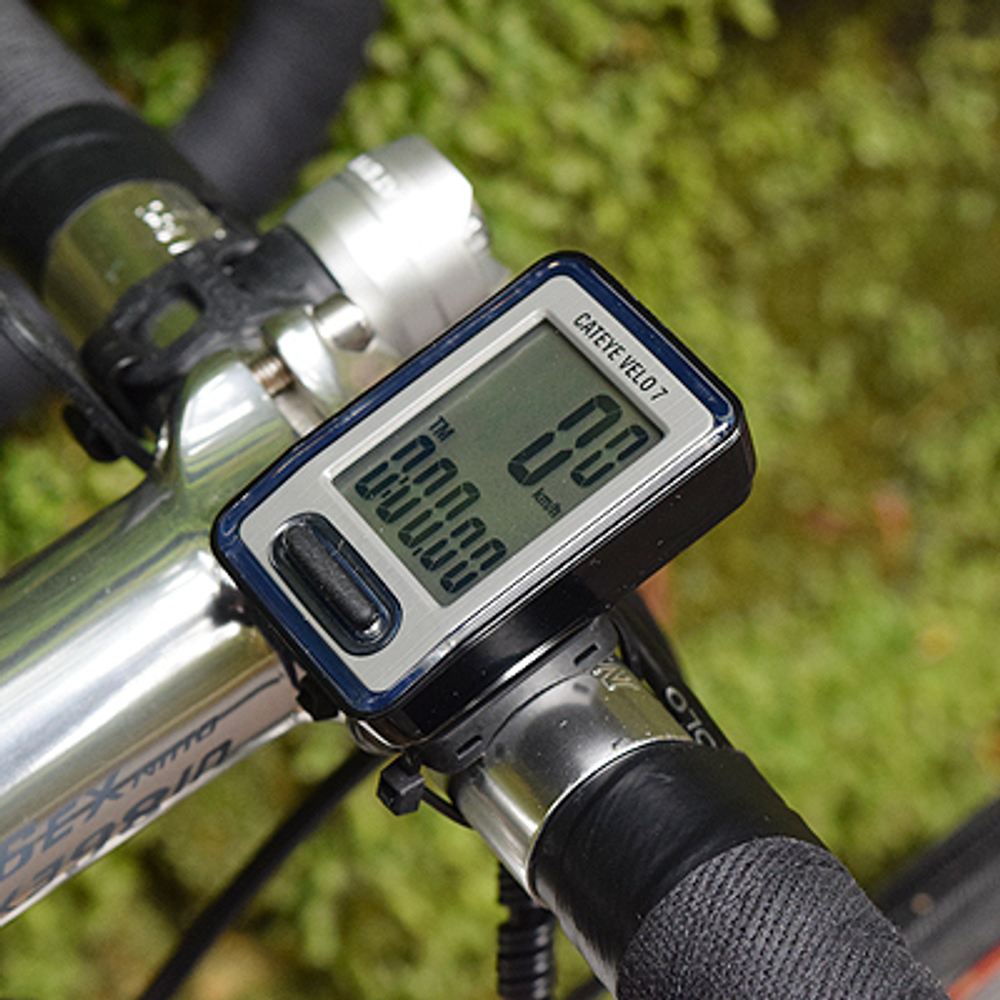 Cateye Velo 7 7 4