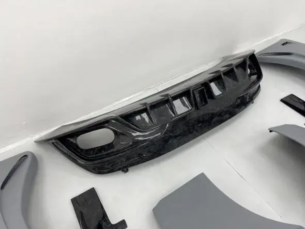 Карбоновый обвес для ASTON MARTIN DB11 2016+ Астон Мартин Аэродинамический обвес