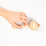 Деревянная погремушка из дерева сибирский кедр с наполнителем из пшена 0+ WT9