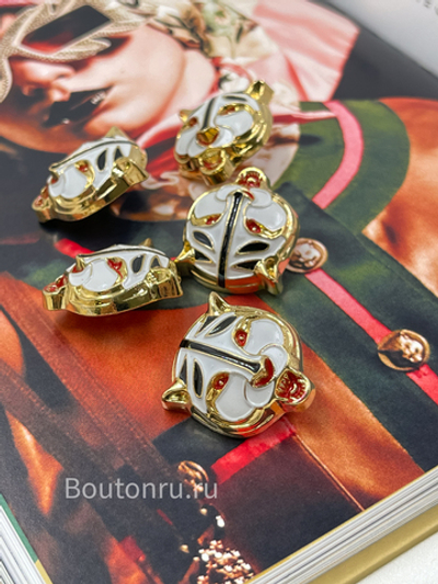 Пуговицы Гучч. тигр с белой эмалью в золотистом обрамлении