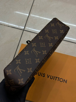 Клатч Louis Vuitton