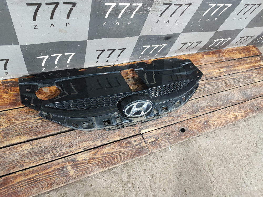 Решетка радиатора Hyundai ix35 (LM) 10-15 Б/У Оригинал 863512Y000