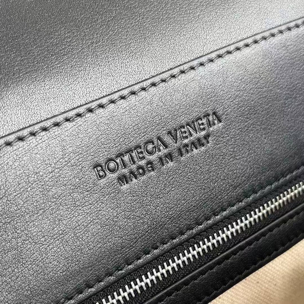 Сумка через плечо Bottega Veneta Small Andiamo