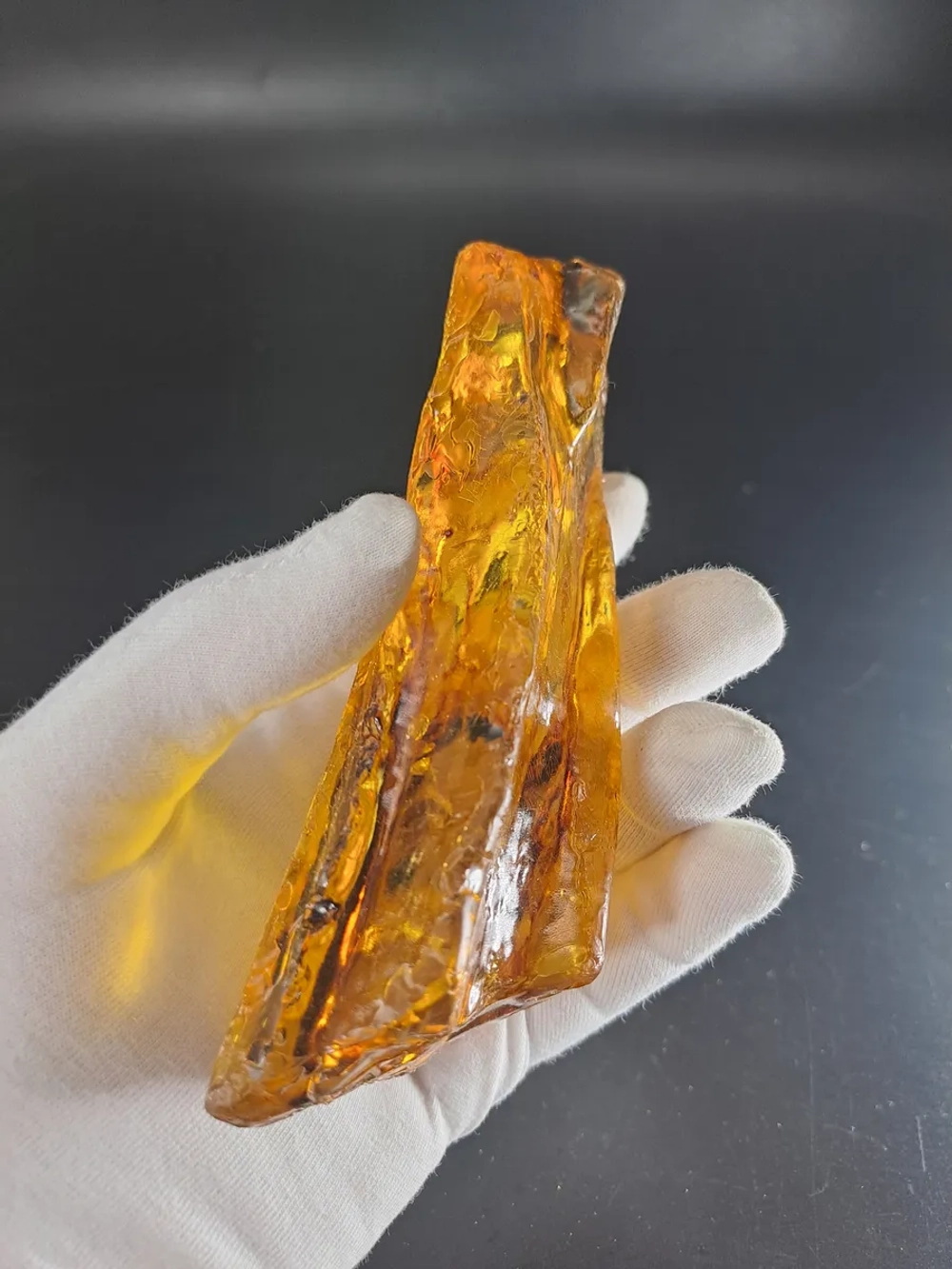 Копал молодой янтарь коллекционный 93 гр