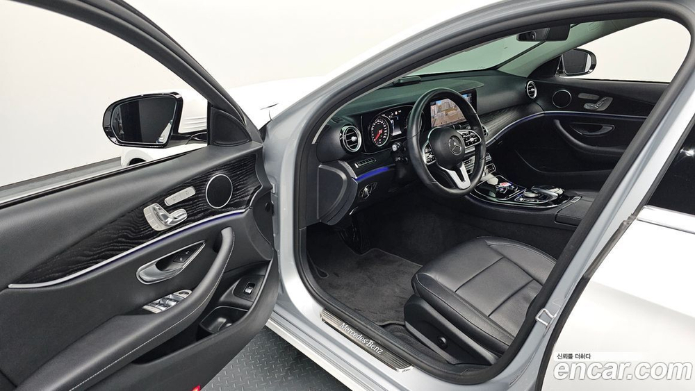 Mercedes-Benz E-Class W213 E220d Avangarde (09.2020)