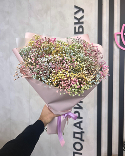 Букет из цветной гипсофилы