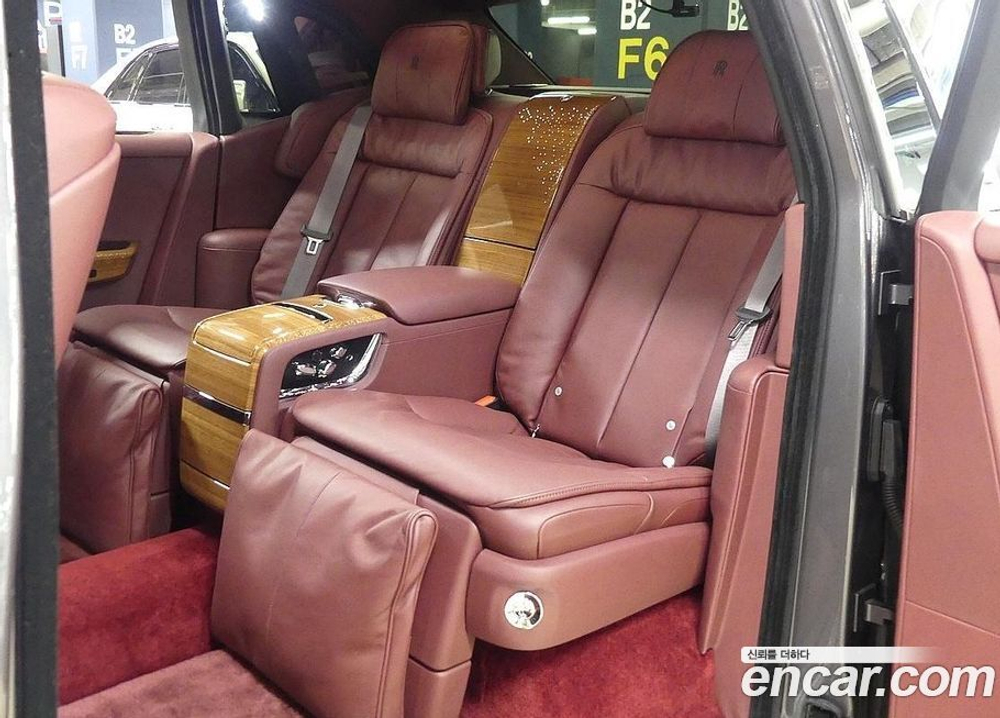 Rolls-Royce Phantom 6.7 EWB V12 (10.2023)