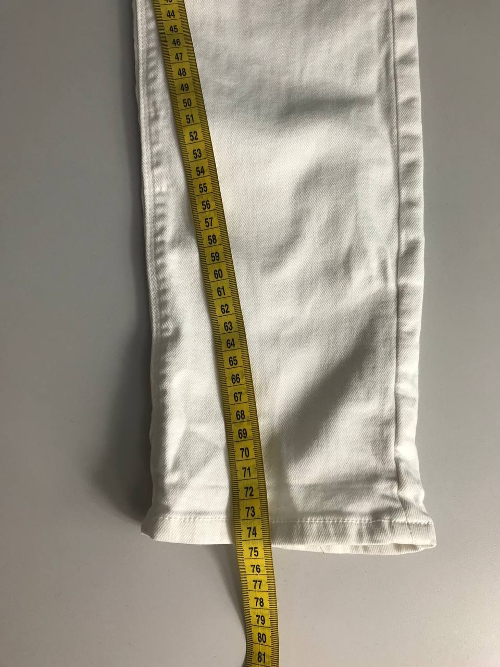 Джинсы Zara дл модных прогулок, маркировка 40, визуально на 46 размер