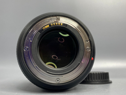 Canon EF 85mm f/1.4L IS USM