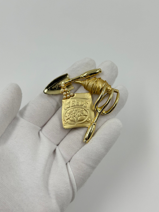 Брошь Садовод AJC