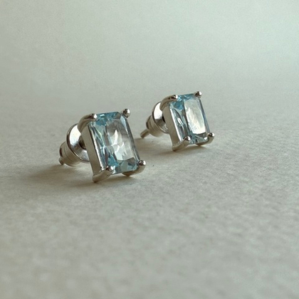 серьги еще ярче с голубым топазом