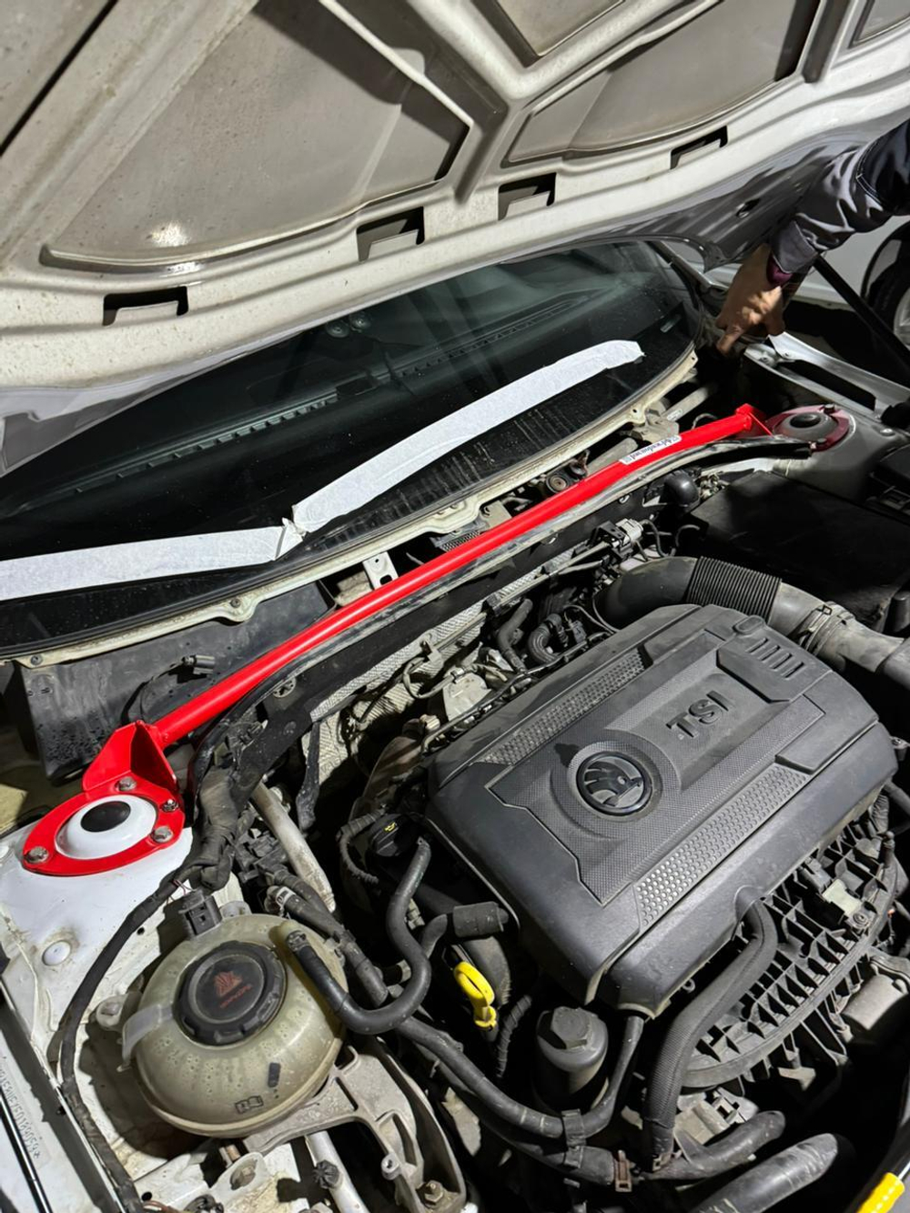 Распорка передних стоек (цельная) Skoda Octavia III (A7) (ПОД ЗАКАЗ)