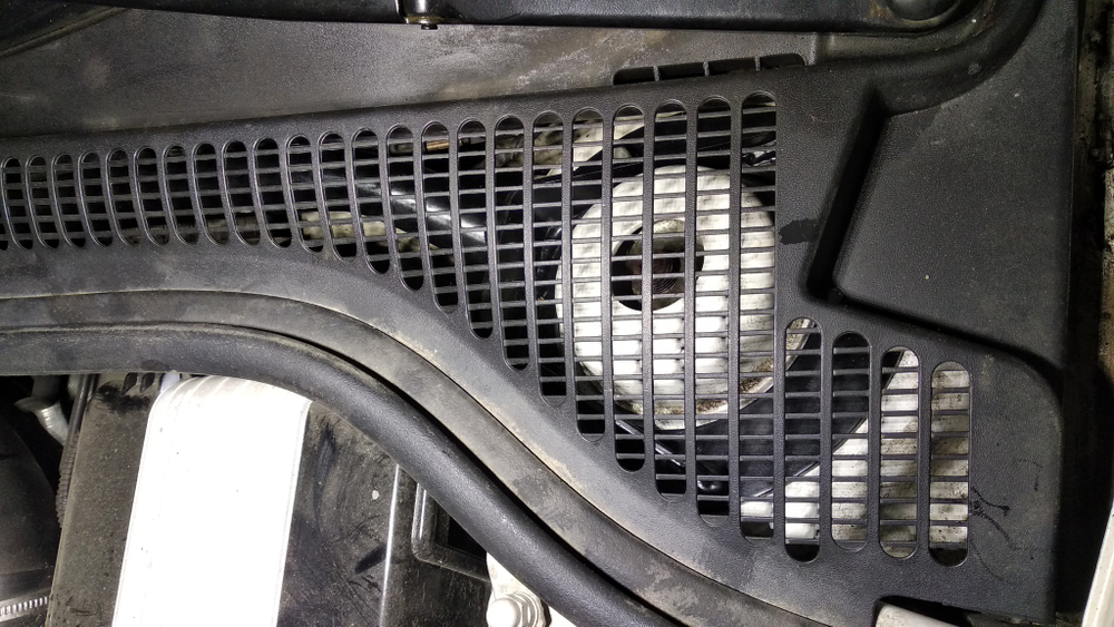 Распорка передних стоек (цельная) Volkswagen Golf 5 (V), 6 (VI) и Skoda Octavia 2 (A5)