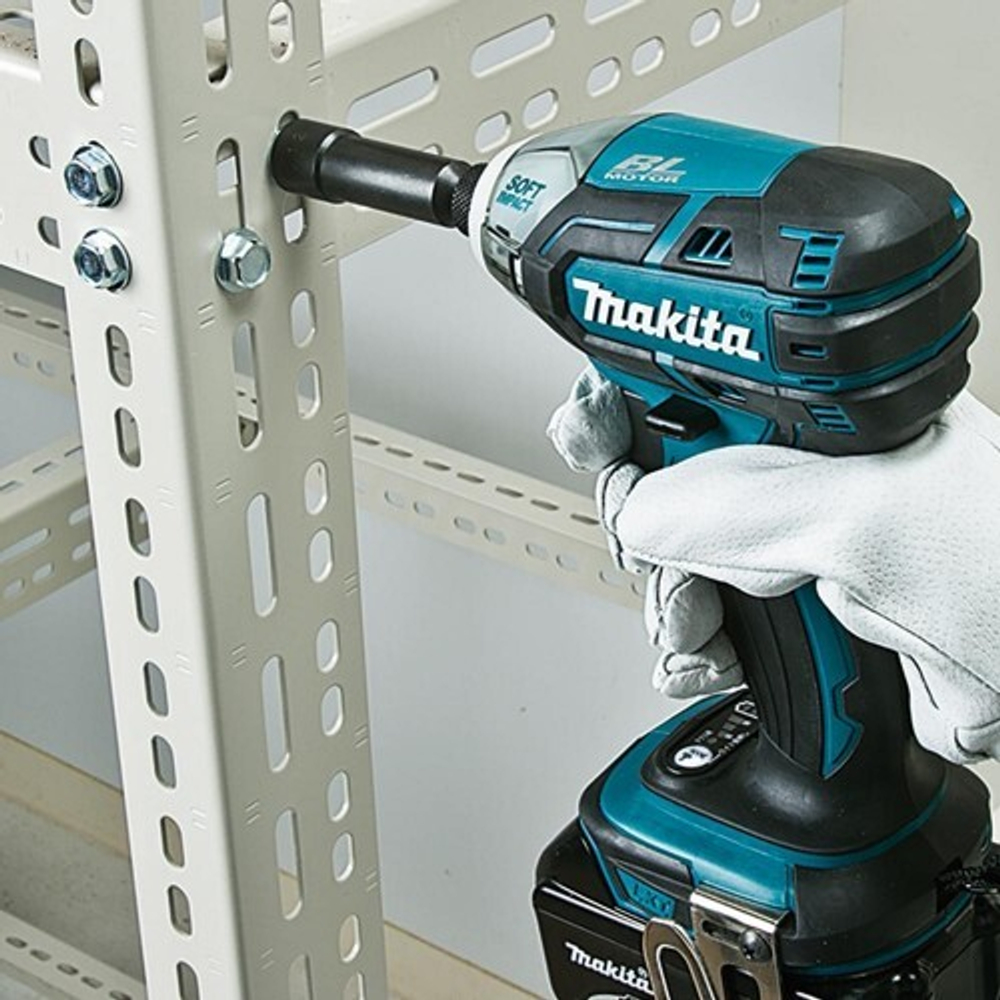 Аккумуляторный шуруповерт MAKITA DTS 141 Z ударный, бесщеточный, без АКБ и ЗУ DTS141Z