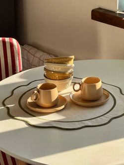 Салфетка под приборы Anemone из коллекции Trendy Ruffles, Ø38 см, оливковый