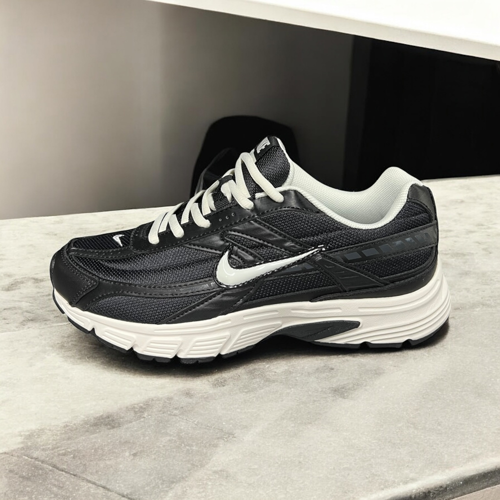 Nike Initiator • Black