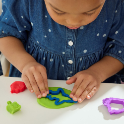 Play-Doh - Игровой коврик "Кондитерская доска" Набор с аксессуарами F9143 / артикул   F9143  / GTIN 5010996221070