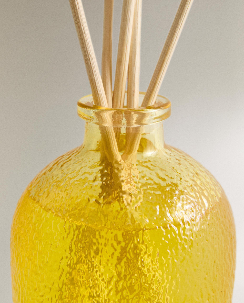 Zara Home Аромадиффузор Ginger Lemon 180 мл, тростниковые палочки микадо, аромат свежий цитрусовый, Горчичный