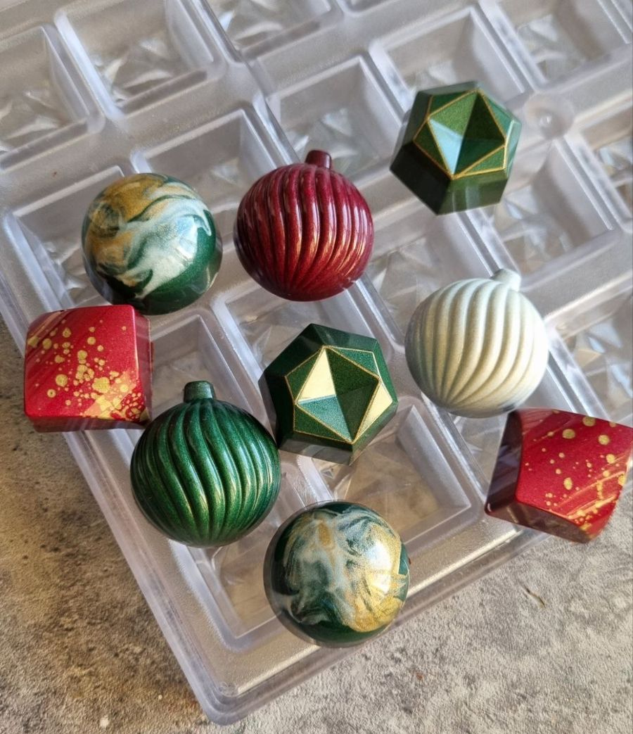 Новый год к нам мчится! Скоро все случится!