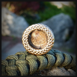 Бусина - вставка для браслета из паракорда "Хризма"