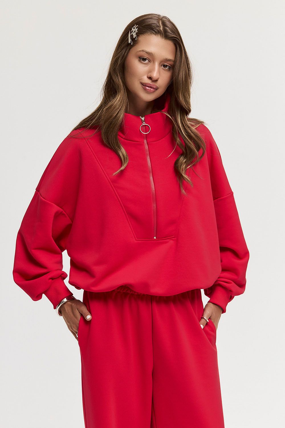 Олимпийка на молнии красного цвета