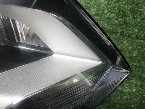 Битая Фара правая VW Tiguan 1 (2011-2018) ксенон