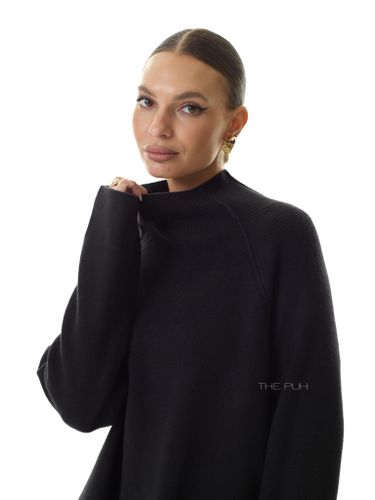 Черный трикотажный костюм с брюками