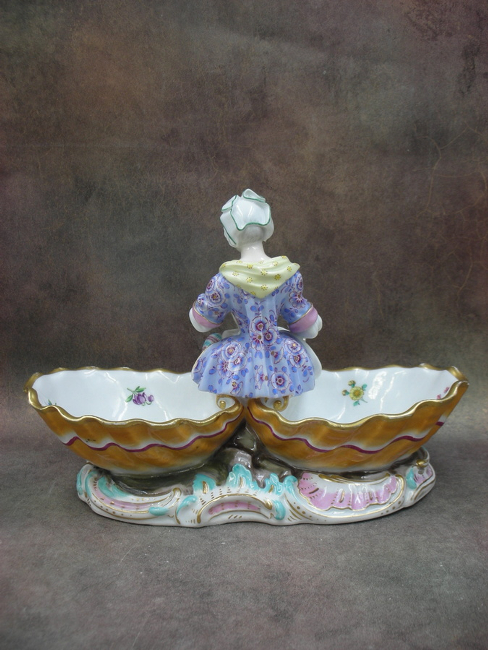 Статуэтка. Фарфор. Дама с гусем конфетница. Meissen. Германия