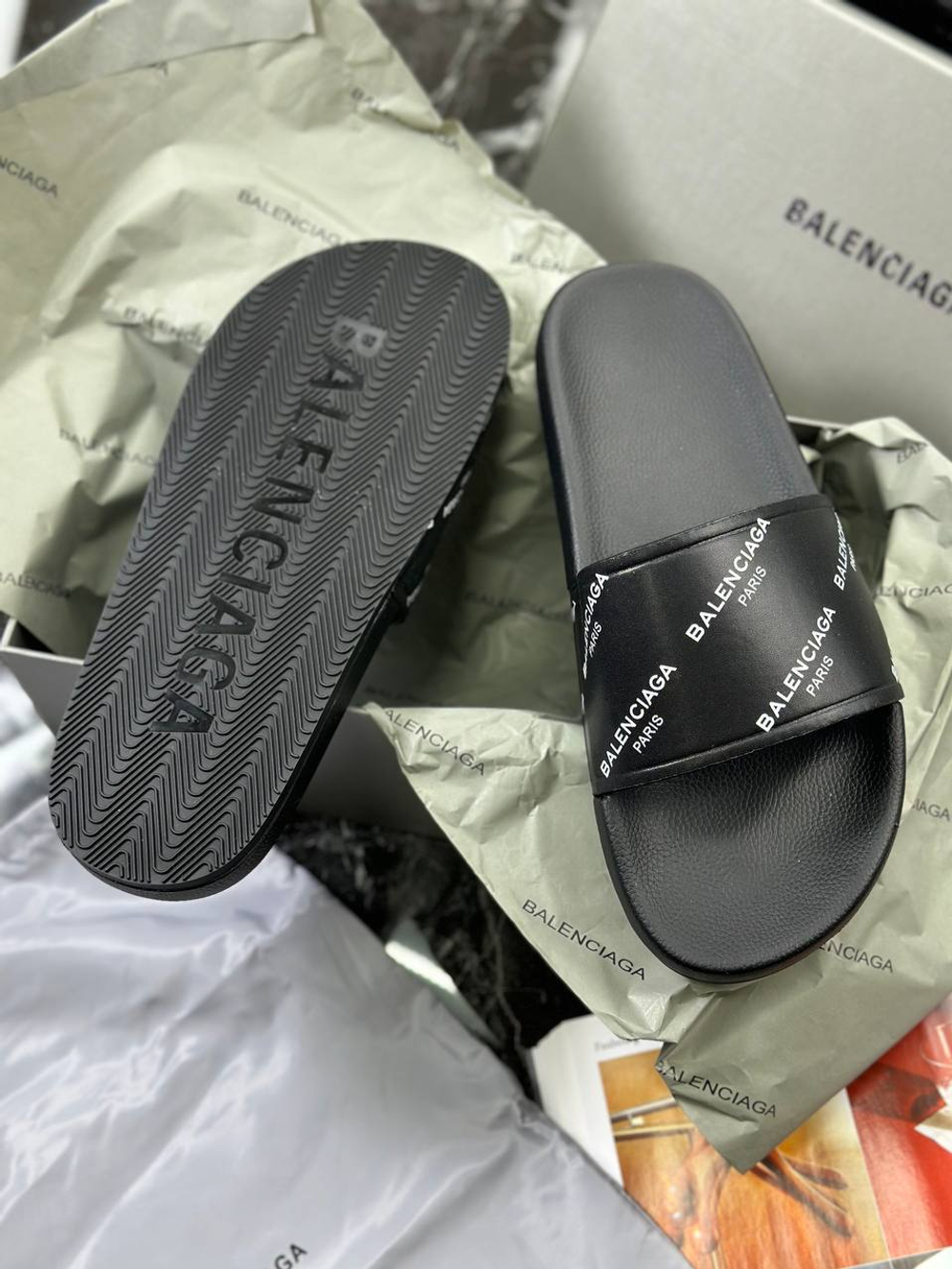 Шлепанцы Balenciaga