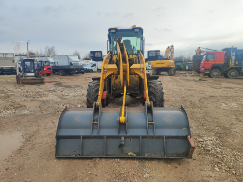 Bull SL300 Фронтальный погрузчик SL300 (Дизельный, 3,3 л, 95 л.с., АТ)