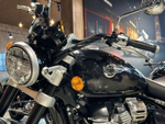 Royal Enfield Super Meteor 650 Astral Black (Base)