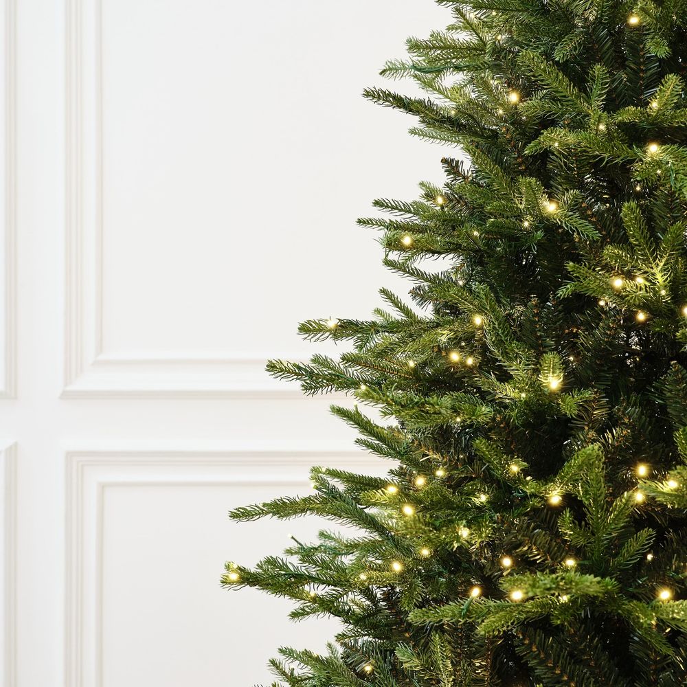 Елка с гирляндой встроенной «Elegance» (Литая+пвх) 210 см / 2,1 м