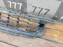 Решетка переднего бампера Skoda Karoq 17-нв Б/У Оригинал 57A853677A