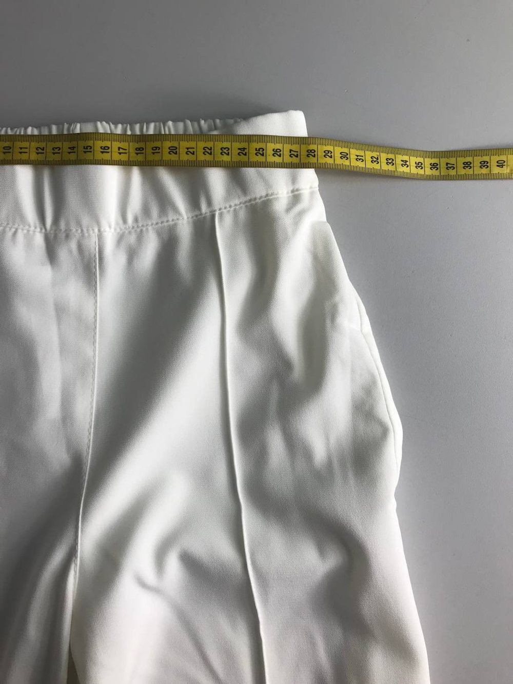 Брюки свободного кроя, светлые, визуально на 40 размер