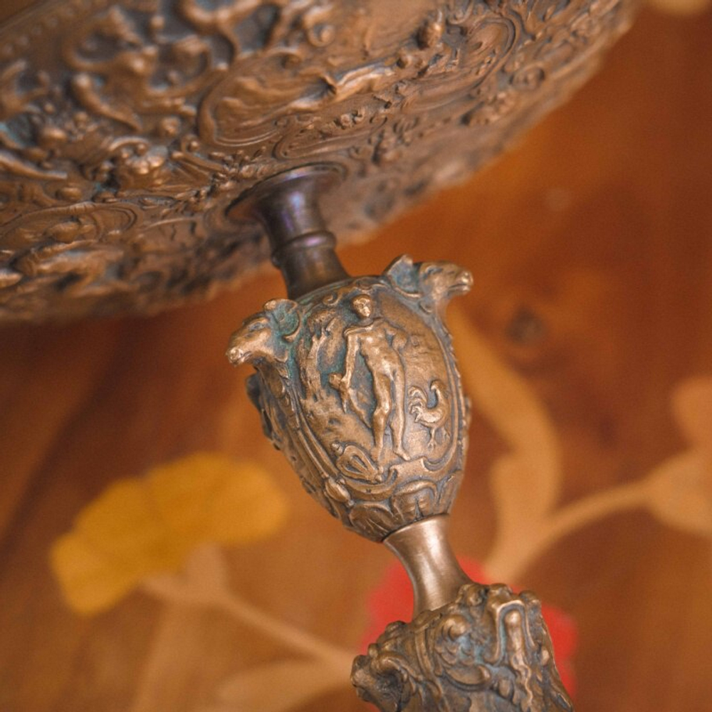 Ваза-тацца с мифологическим сюжетом