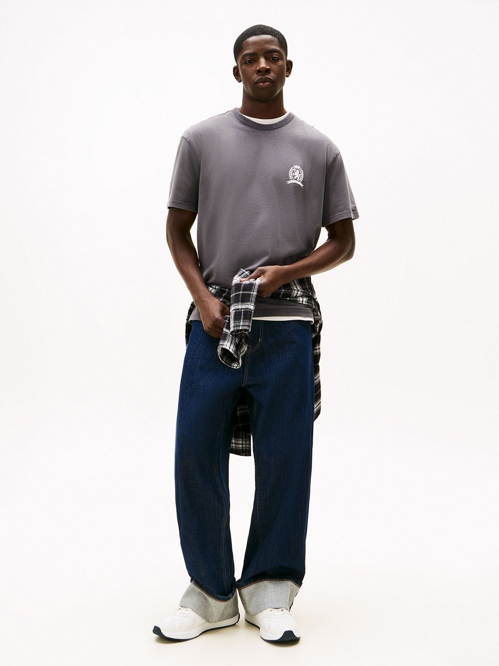 Футболка Tommy Jeans Heritage Crest Washed Black