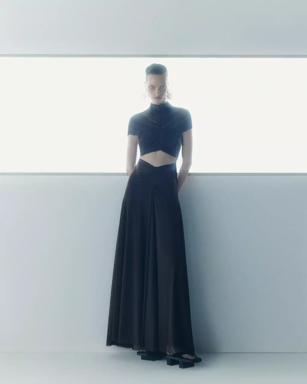 Платье из сетки коричневое