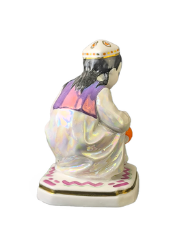 Фарфоровая статуэтка "Маленькая хозяйка" Дулево